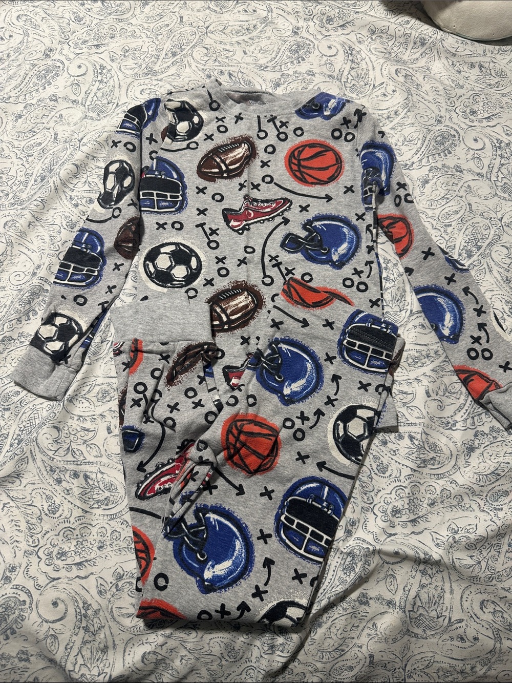 Gray Sports-Print Kids Pajama Set - Cozy Long Sleeve Top & Pants